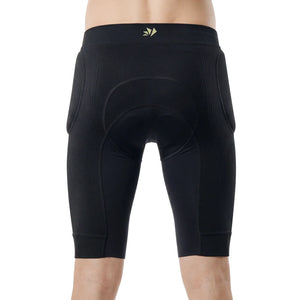 Technical shorts with chamois and removable protections