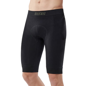 Technical shorts with chamois and removable protections