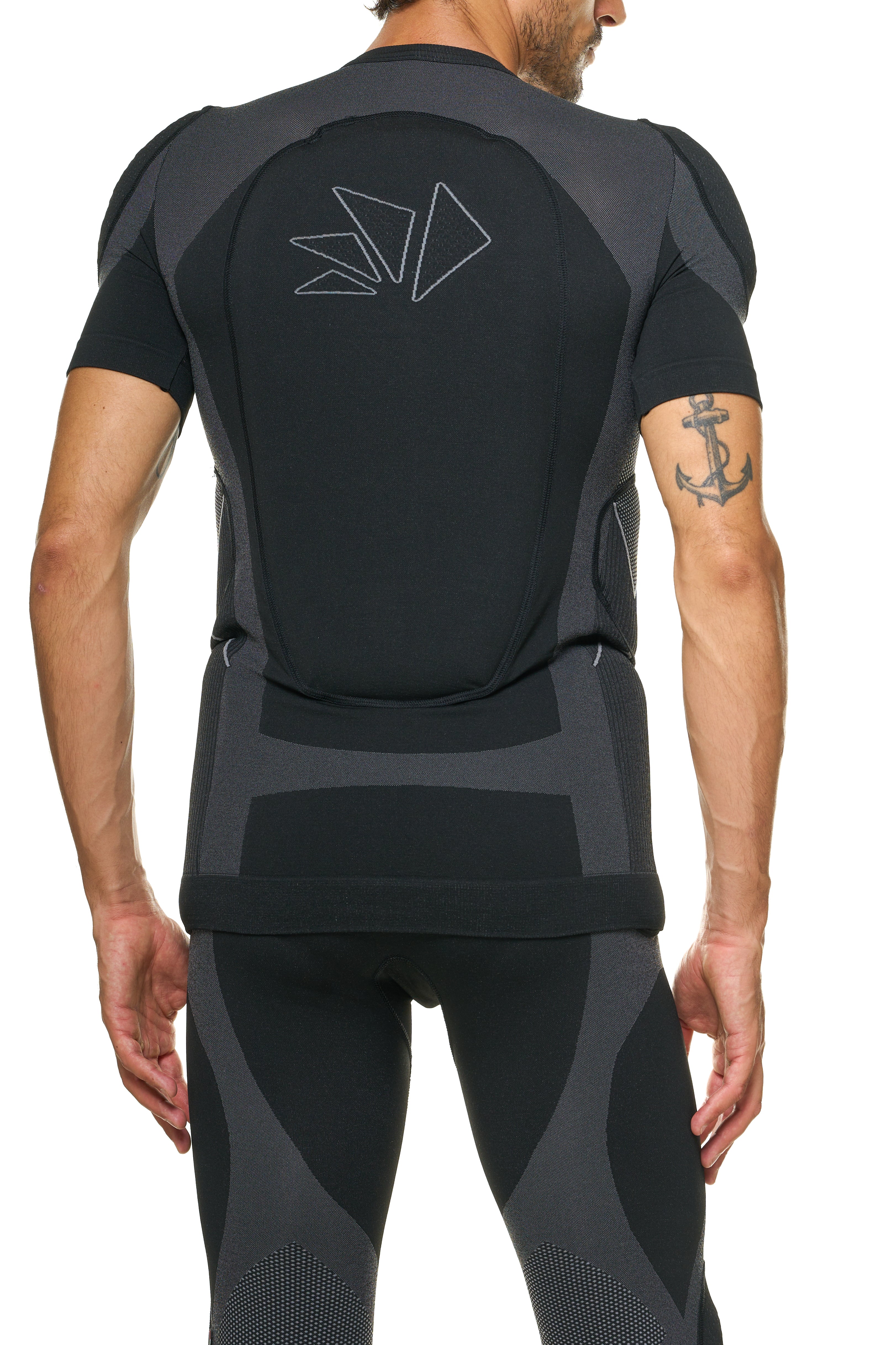 Short-sleeve motorcycle base layer with removable protectors – SIXS