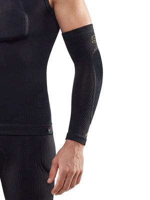 Technical elbow guards with removable protections