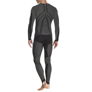 STX R V2 Black Carbon male model back